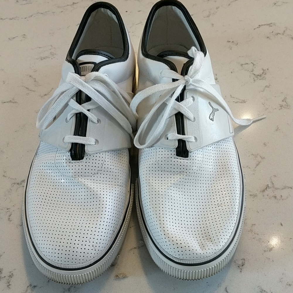 Men's Puma tennis shoes